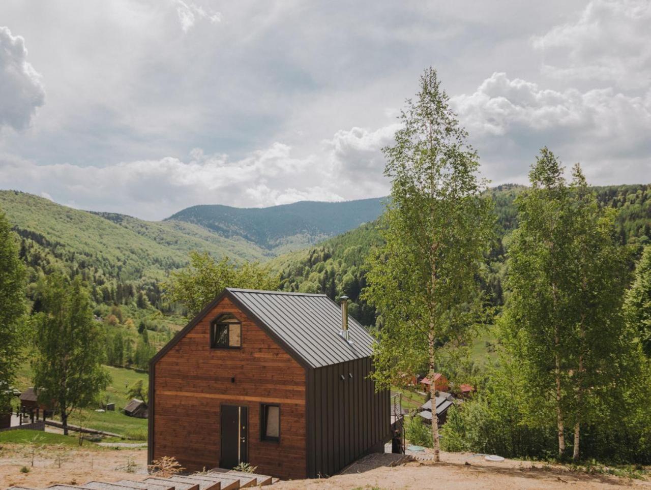 Apart-Hotel Vershina Yaremche Exterior photo